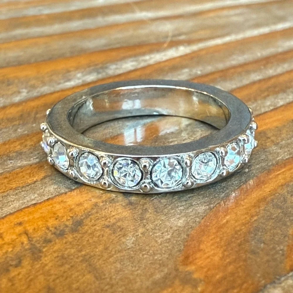 Vintage Ann Taylor Classic Eternity Band Rhinestone CZ Crystal Ring Size 7
